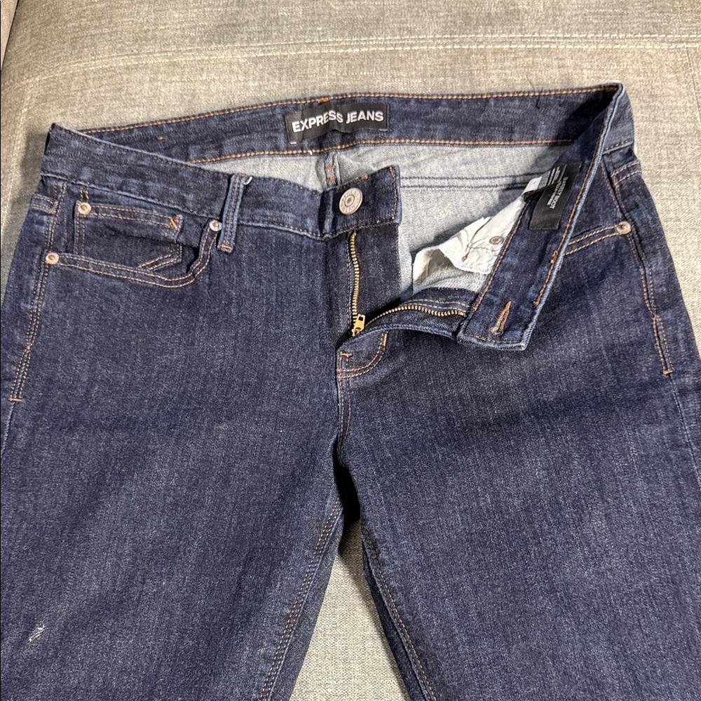 Express Stella, low rise, barely boot jeans, size 10, regular